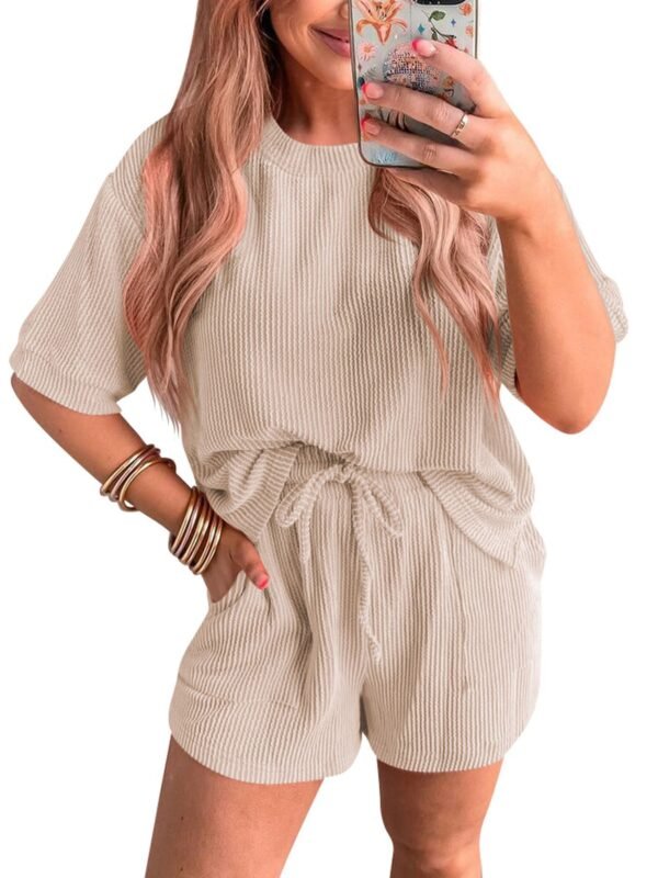 Short-sleeved Wavy Round Neck Top Elastic Waist Shorts Two-piece Set - Image 10
