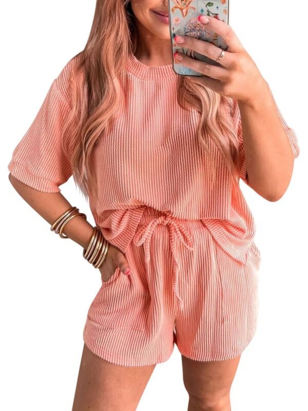Short-sleeved Wavy Round Neck Top Elastic Waist Shorts Two-piece Set - Image 3